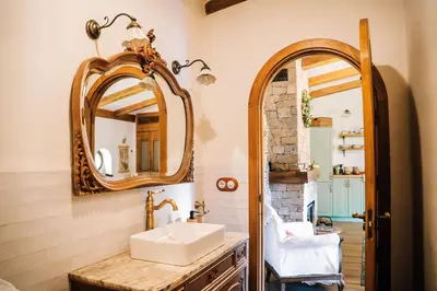 Un baño de La Comarca de Vératton
