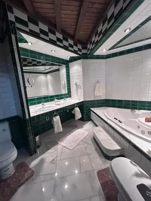 Un baño de H La Posada