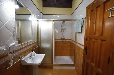 Un baño de El desván de la vera AT-CC-00848