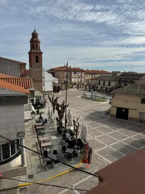 Edificio en el que se encuentra el hostal o pensión