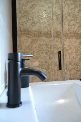Un baño de El Balcón de Gredos