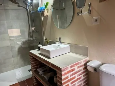 Un baño de Ceclavinn Casa Rural