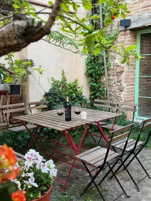 Jardín al aire libre en Casita acceso piscina y jardín La Nueva Candeleda