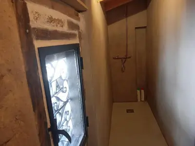 Un baño de Casita acceso piscina y jardín La Nueva Candeleda