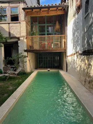 Piscina en o cerca de Dúplex independiente con acceso a patio y piscina La nueva Candeleda