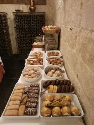 Comida en o cerca de este hotel