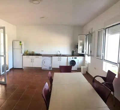 Una cocina o zona de cocina en Albergue Peregrinos El Carrascalejo