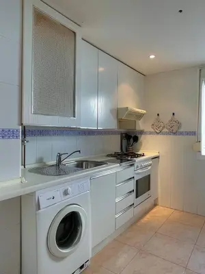 Una cocina o zona de cocina en Ático Vistas Sierra Gredos con AC & Wi-Fi