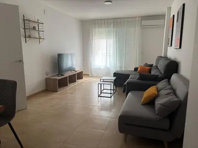 Una televisión o centro de entretenimiento en TAYP San Marcos 102