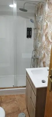 Un baño de El respiro de Candeleda