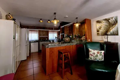 Una cocina o zona de cocina en Villa La Luna CHALET COMPLETO