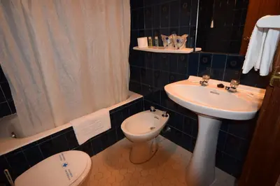 Un baño de Hostal Blazquez Sanchez