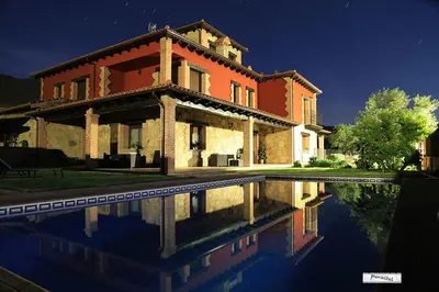 Piscina en o cerca de Casa Rural La Canchalera