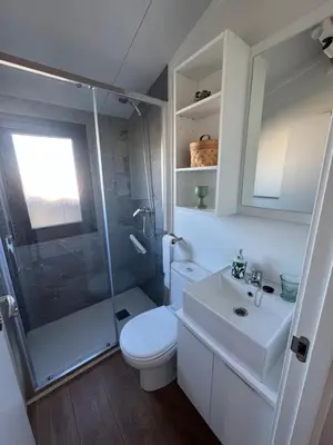 Un baño de El Descanso de Eros