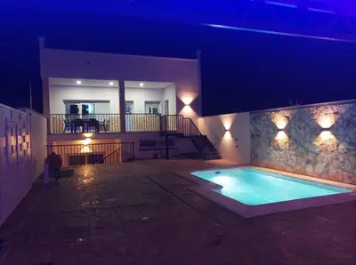 Piscina en o cerca de Casa Rural El Lucero Extremeño