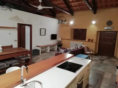 Una televisión o centro de entretenimiento en Casa Villarmayor