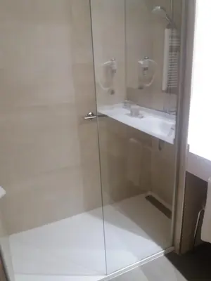 Un baño de Hotel Balneario Valle del Jerte