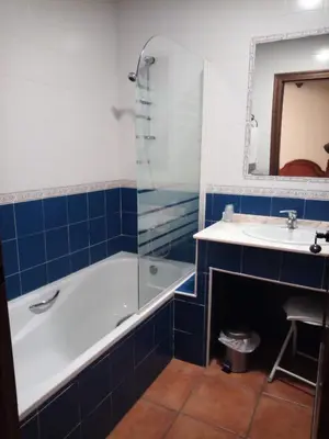 Un baño de Hotel Rural Castúo H CC 656