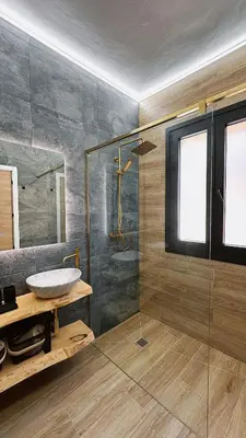 Un baño de La Casa del Escudo