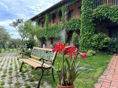 Jardín al aire libre en Hotel Rural La Covacha