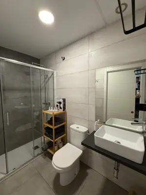Un baño de Caleros 8 - Apartamento 2