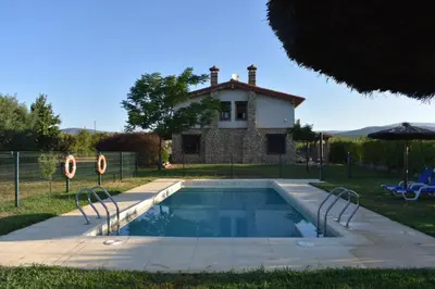 Piscina en o cerca de Apartamentos Rurales La Fatela