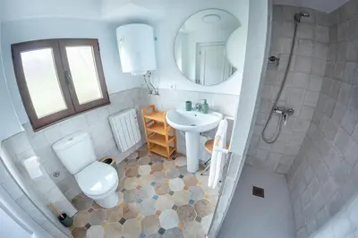 Un baño de La Teja Añil