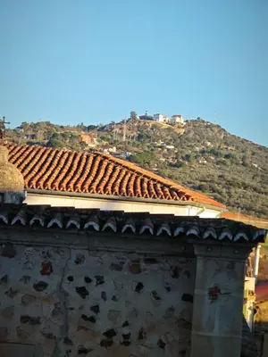 Vista general de una montaña o vista desde la casa o chalet