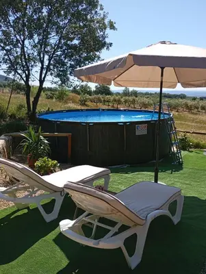 Piscina en o cerca de Las Traviesas CABAÑA