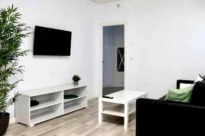 Una televisión o centro de entretenimiento en La Biznaga Ávila