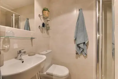 Un baño de Livensa Living Salamanca Albergue Juvenil