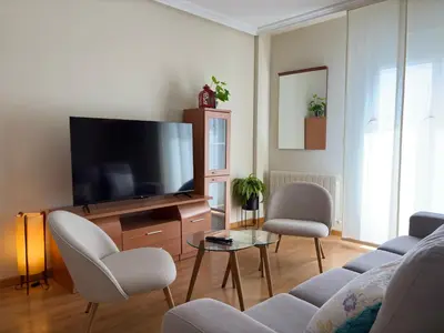 Una televisión o centro de entretenimiento en La casa de siempre