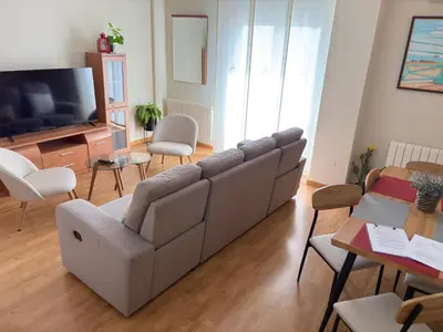 Una televisión o centro de entretenimiento en La casa de siempre