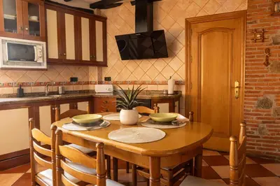 Una cocina o zona de cocina en La casona de la alberca