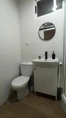 Un baño de Apartamento Murales de Talavera