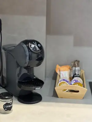 Utensilios para hacer té y café en Apartamentos Titus Decimus