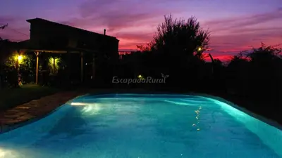Piscina en o cerca de LA FRAGUA casa rural