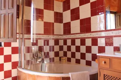 Un baño de Cabachuelas I casas rurales