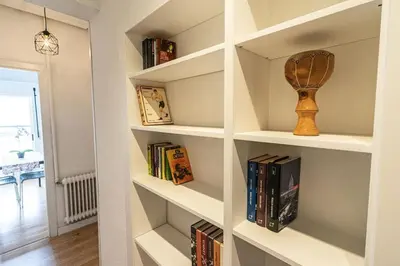 Biblioteca en el apartamento
