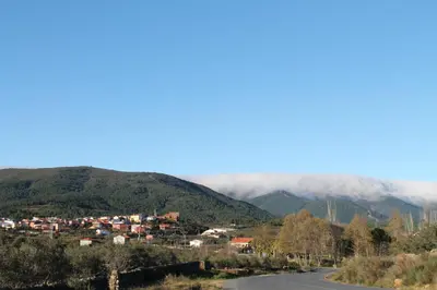 Vista general de una montaña o vista desde the country house