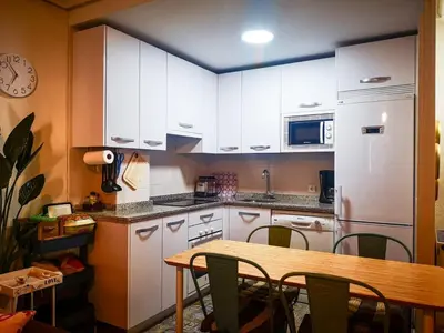 Una cocina o zona de cocina en Apartamento con jardín privado a 10 min del centro de Salamanca