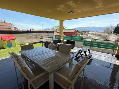 Un balcón o terraza de La casa amarilla