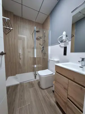 Un baño de Medea Suites Apartamentos
