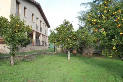 Jardín al aire libre en Casa Rural La Flor del Naranjo