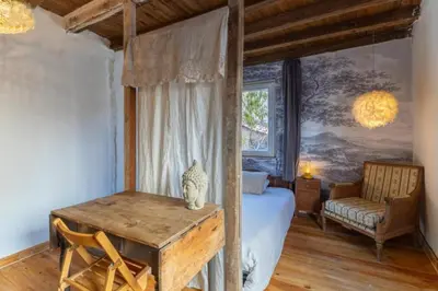 Zona de estar de Relax en casona única Lanueva Candeleda patio compartido