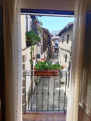 Un balcón o terraza de Hostal El Rincón del Trillo