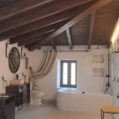 Casa Ypsilon Olive Oil