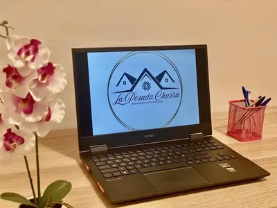 Certificado, premio, señal o documento que está expuesto en Cómodo apartamento a un paso del centro de Salamanca La Posada Charra 8 APART-37-278