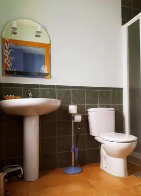 Un baño de El Balcón de Cabezuela Valle del Jerte