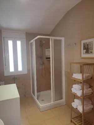 Un baño de Ático Vista La Sierra